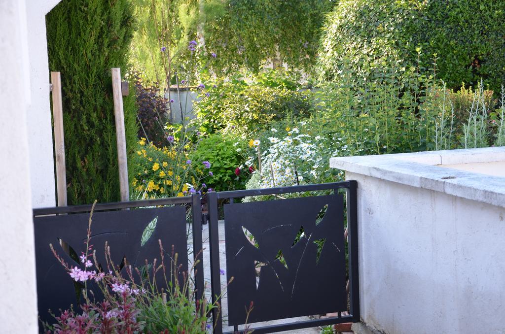 Jardin De Marceau Bed and Breakfast Blasimon Eksteriør billede